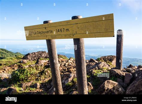 summit of volcano La Soufriere (1467m), Guadeloupe Stock Photo - Alamy