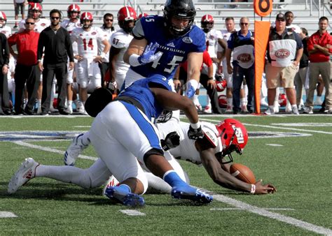 EIU football ready to show off new offense