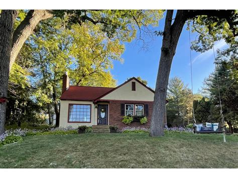 1804 Mahtomedi Avenue, Mahtomedi, MN, 55115 | MLS: 6266264 | Edina Realty