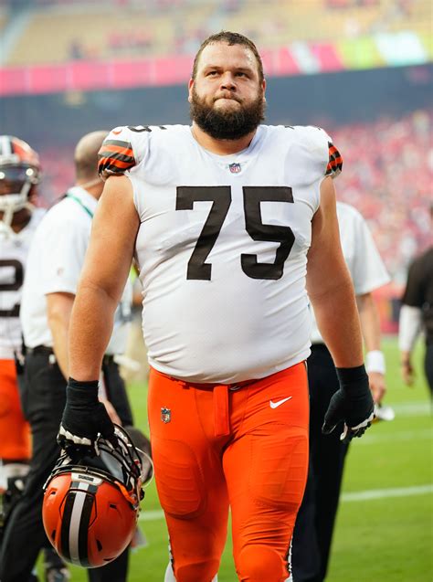 Browns Eyeing Joel Bitonio Extension