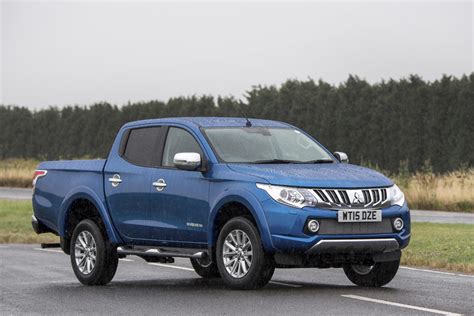 Mitsubishi L200 Barbarian 2015 Review