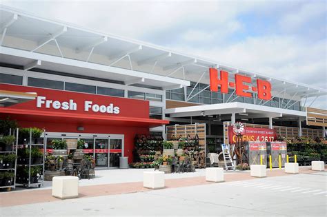 How Beloved Texas Grocery Store H-E-B Prepared for COVID-19 for Months - Eater Austin