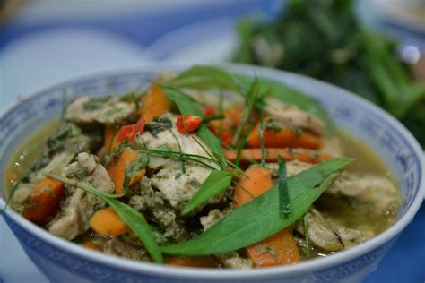 Jungle Curry Chicken with Vietnamese Mint, Kaffir Lime Lea… | Flickr