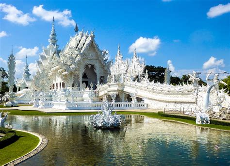 Wat Rong Khun - Chiang Rai Province, Thailand [3200x2400] : r/ArchitecturePorn