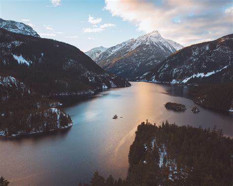 Diablo Lake WA just before sunset [OC] [2000 x 1599] #reddit | Winter sunset, Diablo lake ...