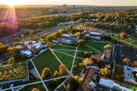 Syarat & Cara Daftar Kuliah di University of Hartford 2023 - Education ...