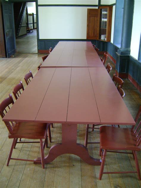 File:Shaker dining table.JPG - Wikimedia Commons