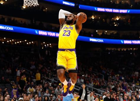 LeBron James puts on a show as Lakers defeat Hawks - Los Angeles Times