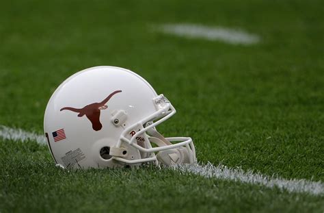 Top 10 passing leaders in Texas Longhorns history | Longhorns Wire