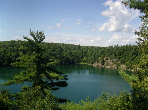 Pink Lake | Located in Gatineau Park near Ottawa, Canada en.… | Flickr