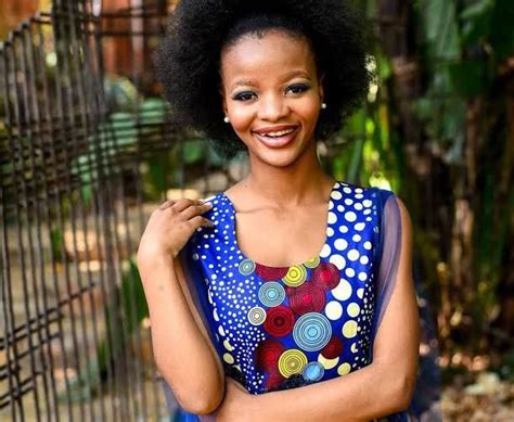 Botlhale Boikanyo (born 23 May 2001) is a South African poet, actress and musician. She rose to ...