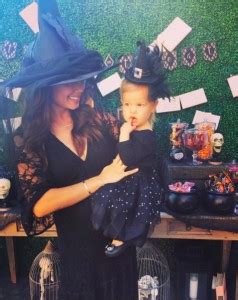 Pregnant Vanessa Lachey & Family Throw Halloween Party | Celeb Baby Laundry