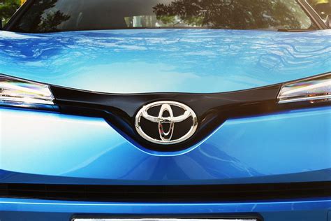 Toyota CHR Images - Check Interior & Exterior Photos | OtO