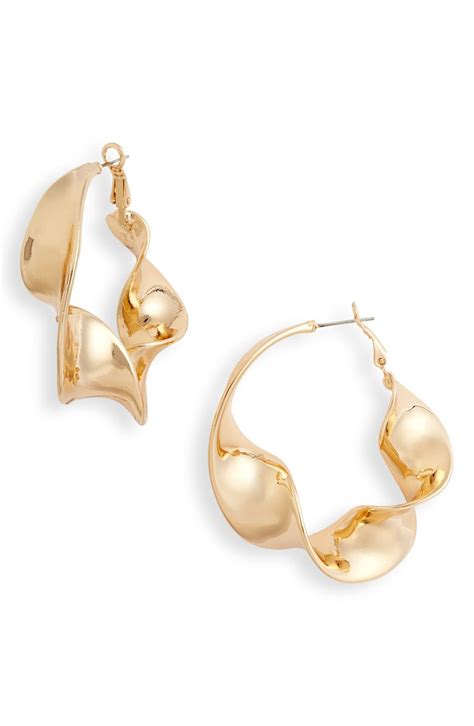 The 27 Best Hoop Earrings That Always Seem to Be On-Trend | Who What Wear