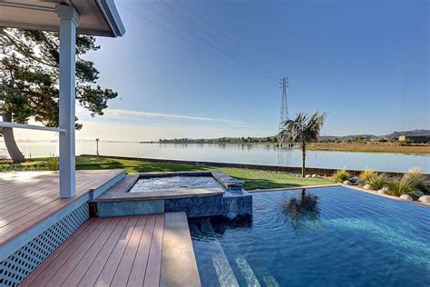 San Rafael home includes deep-water dock, putting green