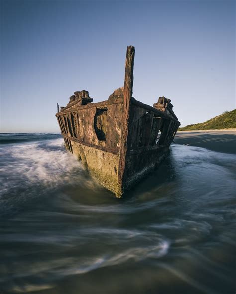 The SS Maheno Shipwreck on Fraser Island, Australia : pics