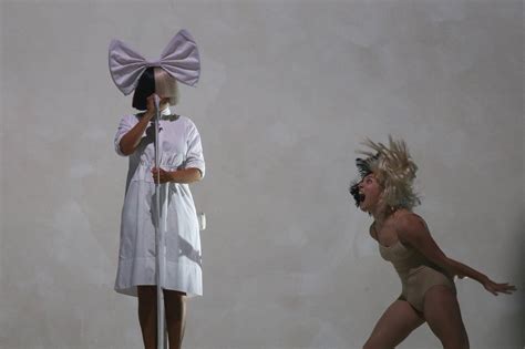 Maddie Ziegler Looks Back on Sia's Controversial 'Elastic Heart' Video ...