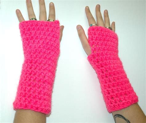 Hot Pink Fingerless Gloves by LeafLee on Etsy