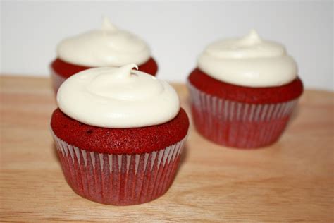 A Bitchin' Kitchen: Red Velvet Cupcakes