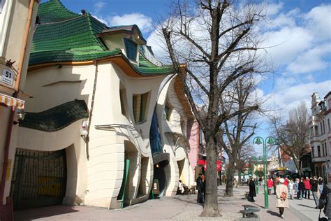 Krzywy Domek – Crooked House in Sopot, Poland | iDesignArch | Interior ...