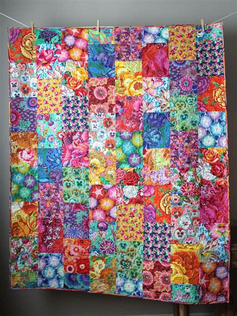 crazy quilt embroidery designs #Crazyquilting | Colorful quilts, Kaffe fassett quilts, Boho quilt