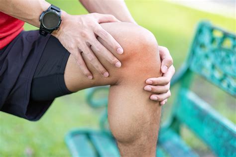 Patellofemoral Pain Syndrome: Symptoms, Causes & Evidenced-Based ...