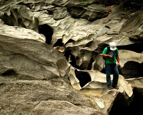 Vale da Lua: A Stunning Lunar-Like Rock Formation in Brazil – Unusual ...