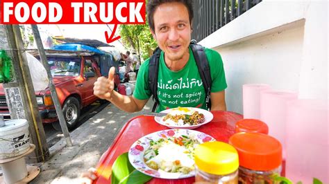 Eating at ORIGINAL THAI FOOD TRUCK! Asian STREET FOOD on Wheels! - Bombofoods