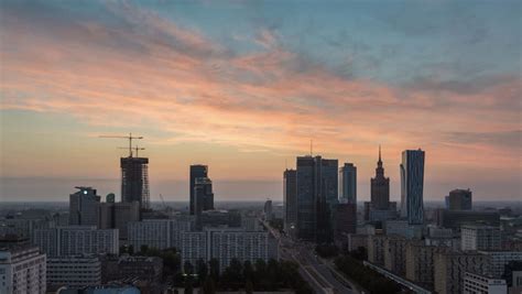 Warsaw Skyline Sunrise City Timelapse, Stockbeeldmateriaal en -video's (100% rechtenvrij ...