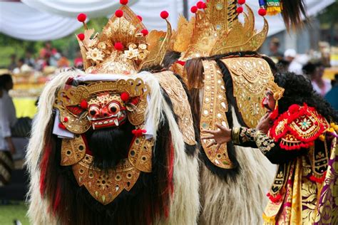 10 Daftar Budaya Indonesia yang Mendunia dan Wajib Kita Lestarikan