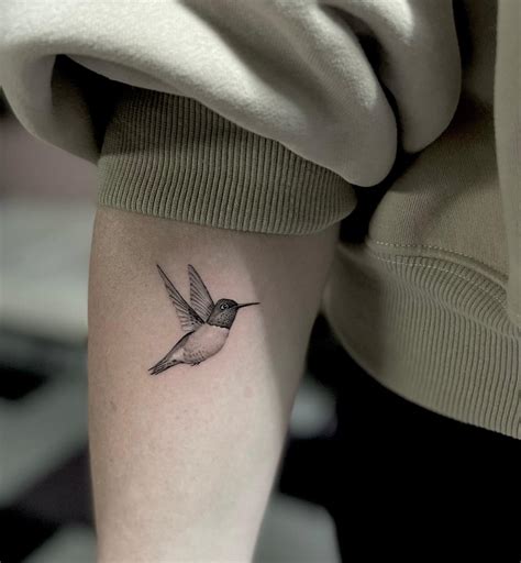 Realistic Hummingbird Tattoo Gallery