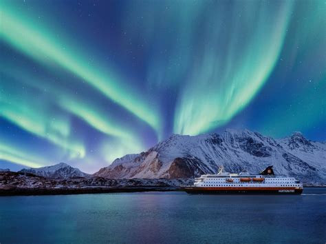 6 of the best Northern Lights cruises