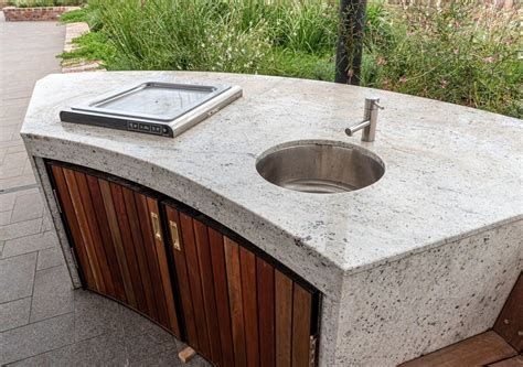 Outdoor Kitchen Countertops: Selecting Durable Materials for the ...