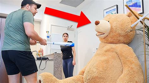 GIANT TEDDY BEAR PRANK! IT COMES ALIVE! - YouTube