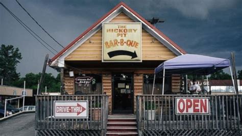 Hickory Pit Bar-B-Que, Chattanooga, Tennessee. Amid the Ridge-and ...