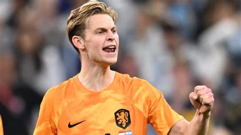 Frenkie de Jong performs transfer U-turn and now keen on joining ...