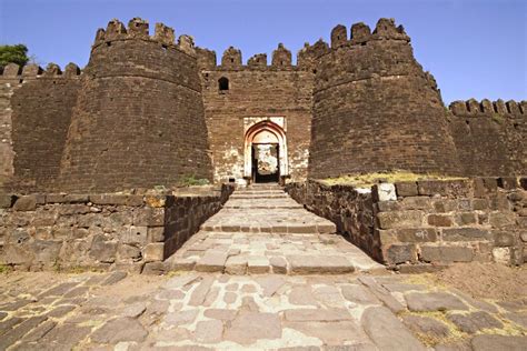 Formidable Daulatabad Fort, Aurangabad