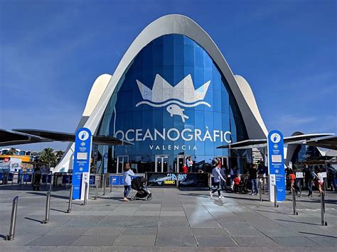 A Review Of The Valencia Aquarium: L’Oceanografic - Jet Set Together