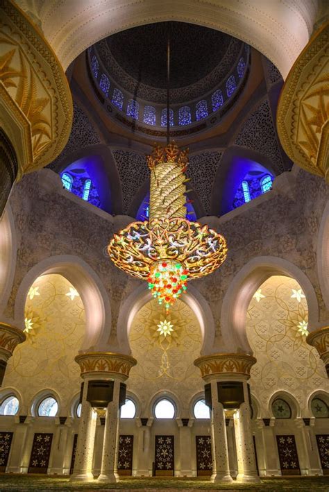 Interior of the Grand Mosque in Abu Dhabi Editorial Photo - Image of golden, famous: 142490991