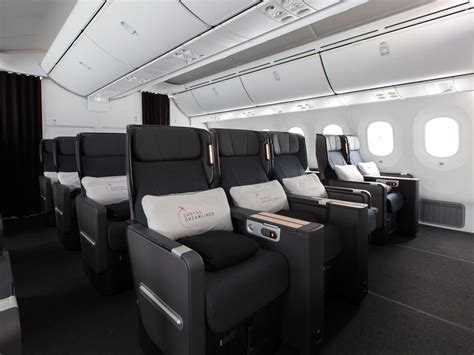 Qantas 787 Dreamliner Business Class Review | Man of Many