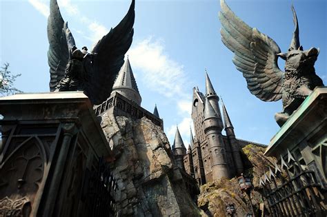 Universal Studios Raises Ticket Prices for Harry Potter World | Money