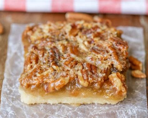 Easy Pecan Pie Bars {Perfect for the Holidays} | Lil' Luna