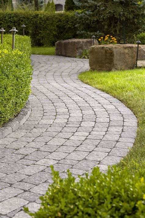 20+30+ Pavers For Walkway Ideas – HOMYRACKS