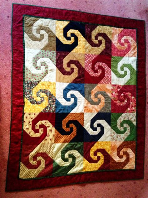 snail trail quilt - 2006wonder if this would be possible for a layer cake? | Circle quilt ...