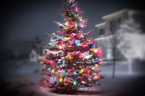 Magical Christmas Lights: 4K Ultra HD Holiday Wallpaper