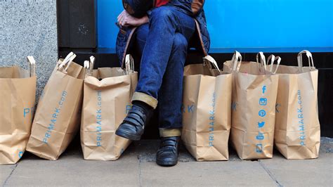 Walsall Primark opens its doors to first shoppers | Central - ITV News