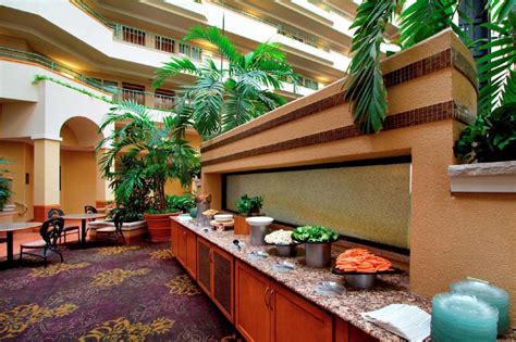 Embassy Suites by Hilton Greensboro Airport Hotel (Greensboro (NC)) - Deals, Photos & Reviews