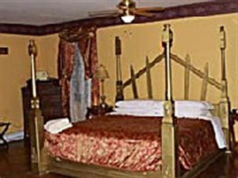 Ravenwood Castle - Hocking Hills Bed and Breakfasts