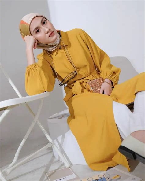 Ini Dia Kombinasi Baju Kuning Cocok dengan Jilbab Warna! - Read More