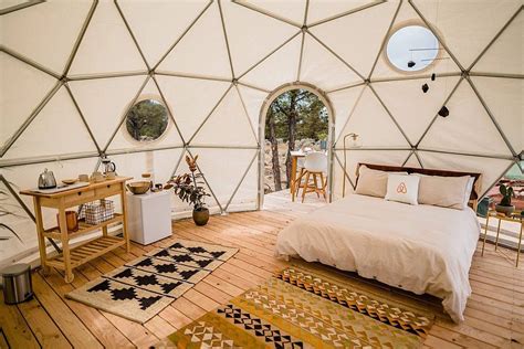7 Dome-Shaped Attractions Fine-Tuned for Glamping | Dome house, Tiny house floor plans, Home